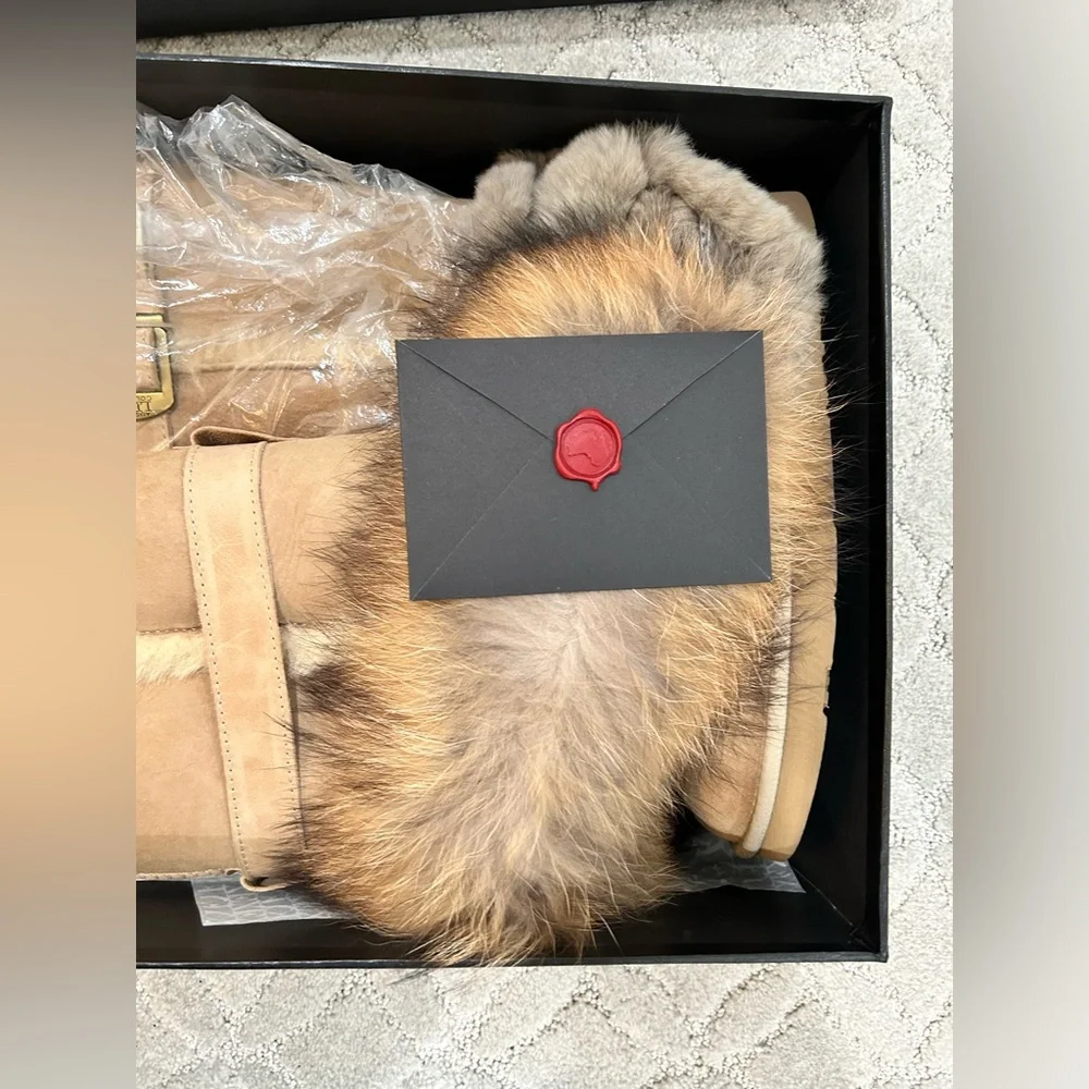 New in box never worn Australia Luxe Collective fur boots size 9 - Picture 2 of 5